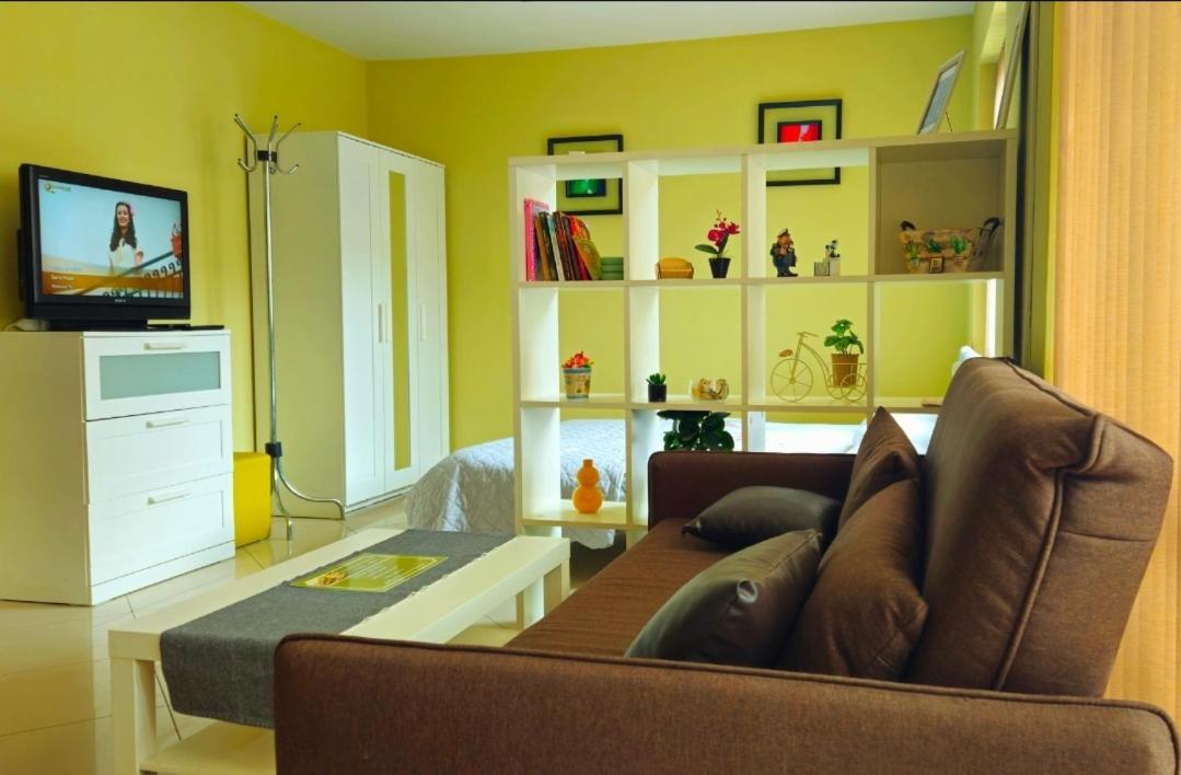 Semiramida Central Studio Warna Exterior foto